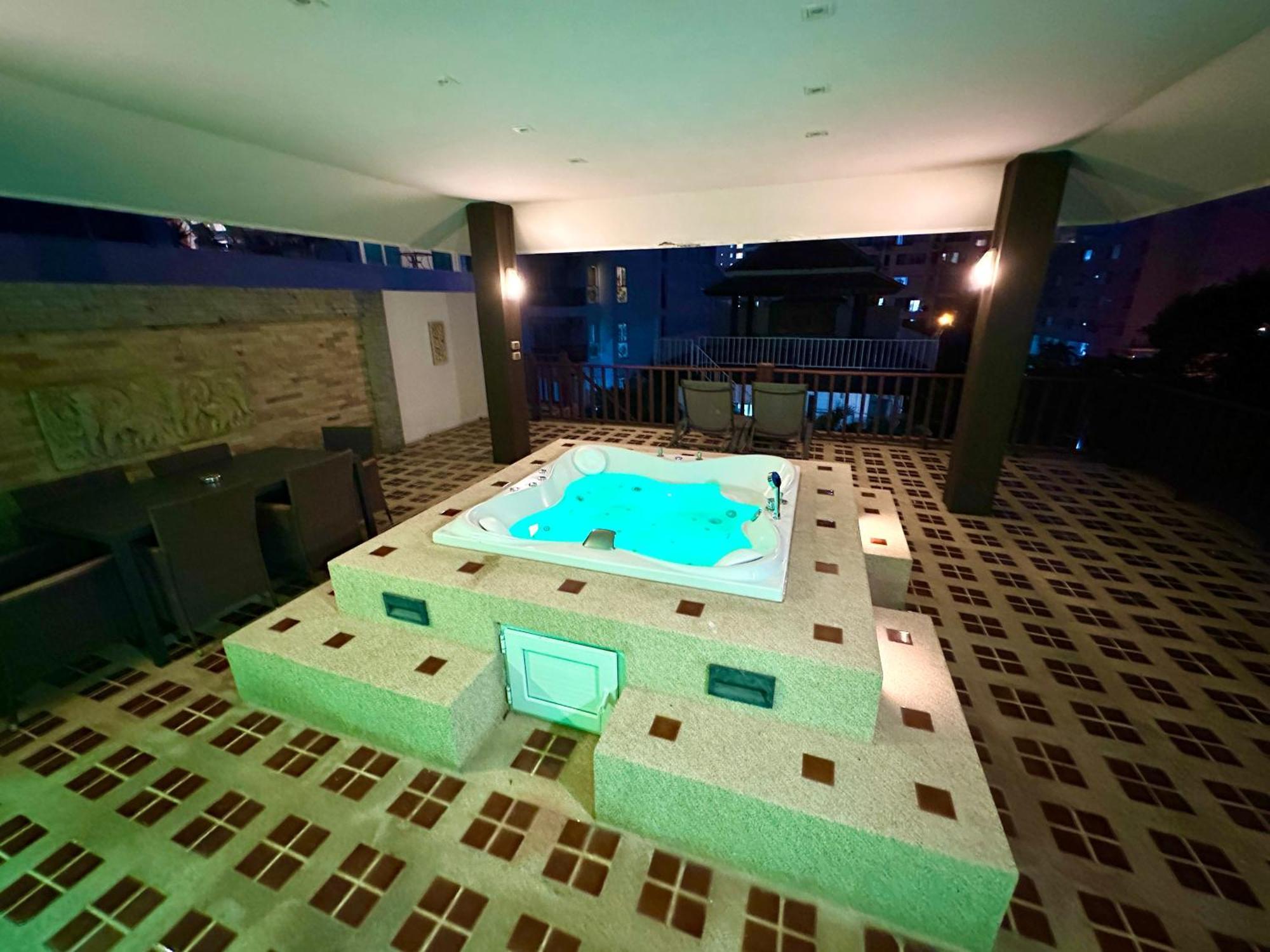 Private Pool & Jacuzzi Villa Pattaya - 600M From Beach Exterior photo